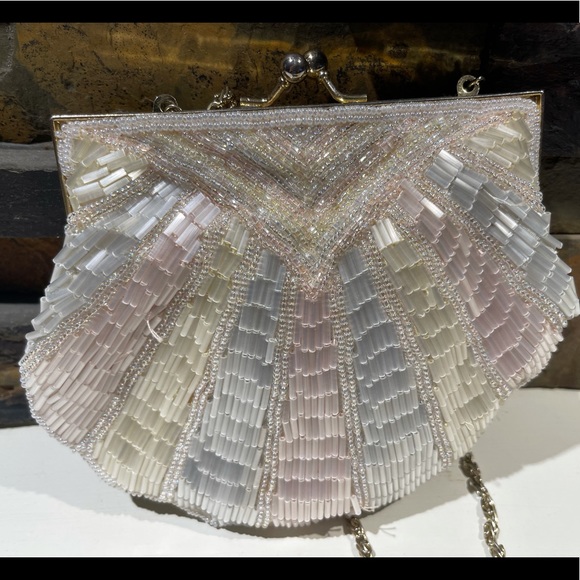 Vintage Women’s cream small sequined/beaded clutch - Picture 1 of 3